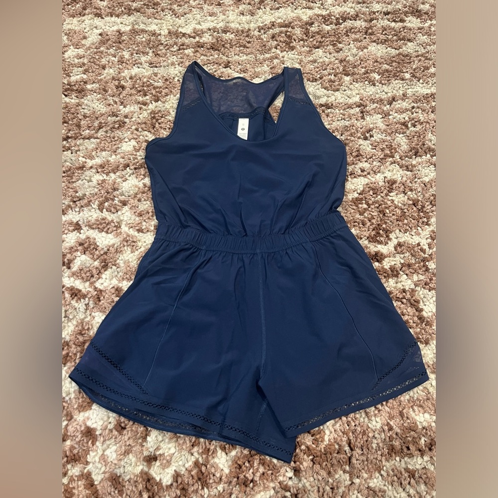 NWOT Lululemon Hotty Hot Running Romper *Lace Trim size XS